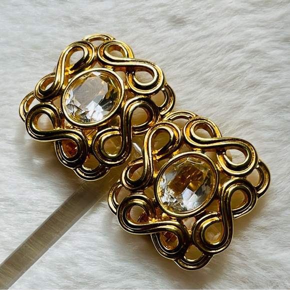 SWAROVSKI | VINTAGE | Gold Tone Large Bold Statement Clip On Earrings - Picture 12 of 13